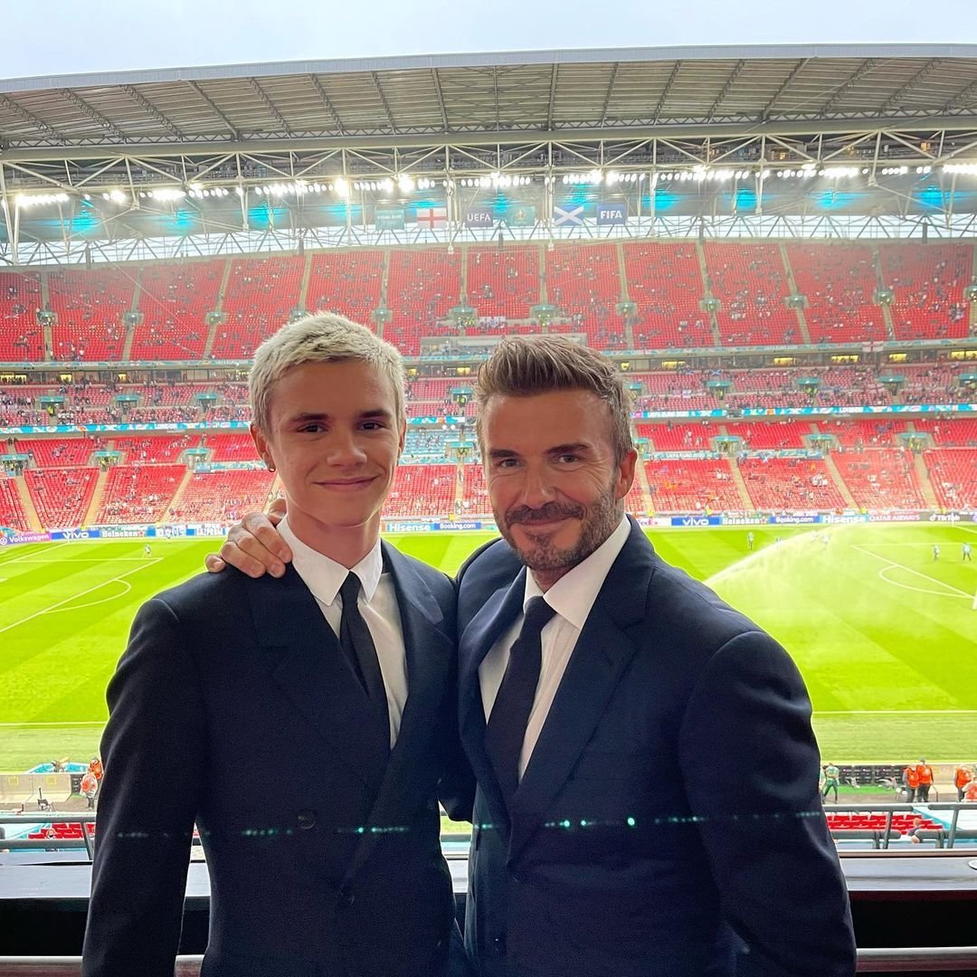 Romeo Beckham jako blondýn