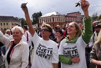 Další pochod ve Varnsdorfu: Dav obléhal ubytovnu
