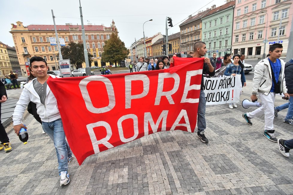 Prahou prošel pochod romské hrdosti Roma Pride 2015