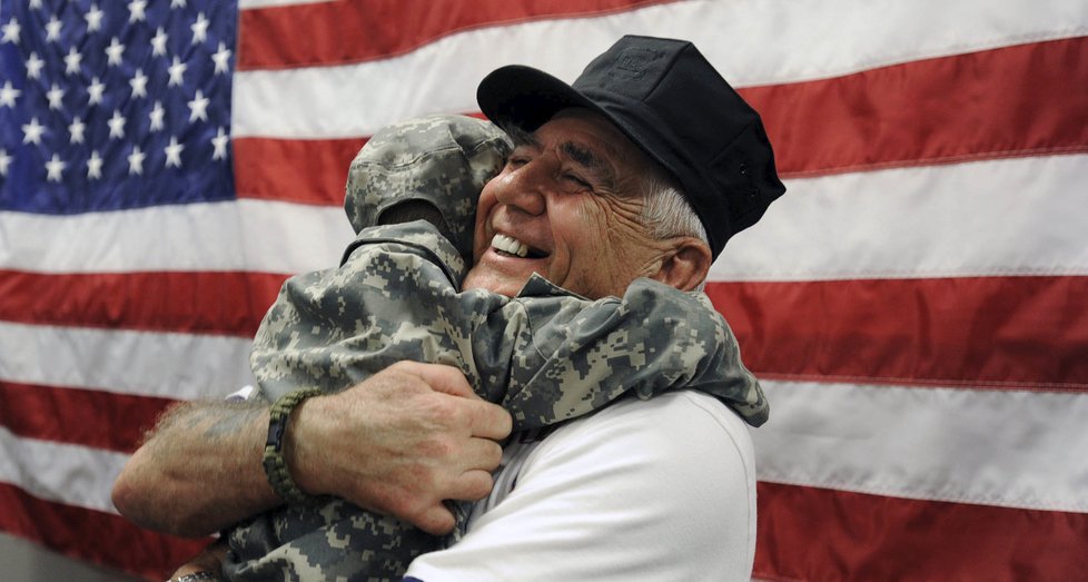 Ronald Lee Ermey (†74) s malým chlapcem.