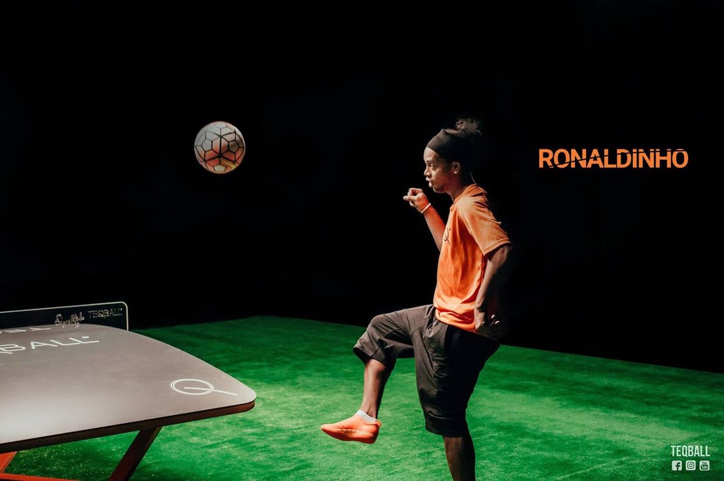 Slavný Ronaldinho velmi podporuje teqball