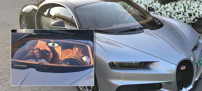 Fotbalista Cristiano Ronaldo si pořídil nové žihadlo Bugatti Chiron. Jenže v něm vozí na přední sedačce syna, který tam nemá co dělat!