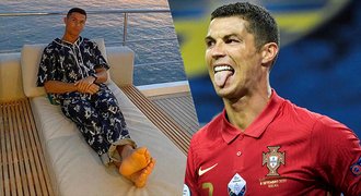 Pracháč Ronaldo pobavil fanoušky: Zamračený v pyžamu za 53 tisíc!