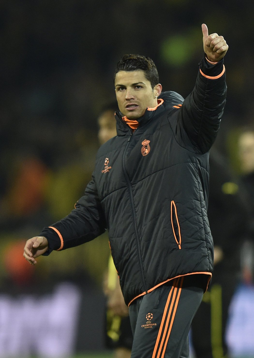 Cristiano Ronaldo děkuje fanouškům Realu za podporu.