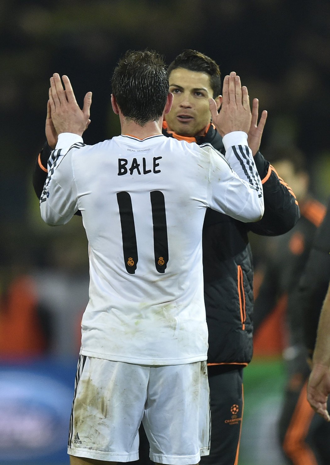 Cristiano Ronaldo a Gareth Bale po postupu do semifinále Ligy mistrů.