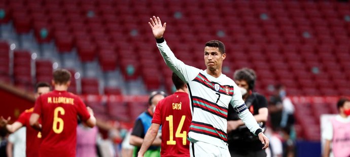 Cristiano Ronaldo v dresu Portugalska