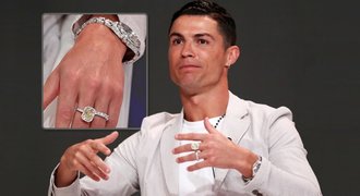Ronaldo v Dubaji ukázal, co znamená luxus. Ruka za 19 milionů!