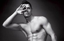 Práskačka Rihanna: Ronaldo je přece gay, nic jsme spolu neměli!