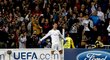 Cristiano Ronaldo oslavuje svůj gól do sítě Juventusu.