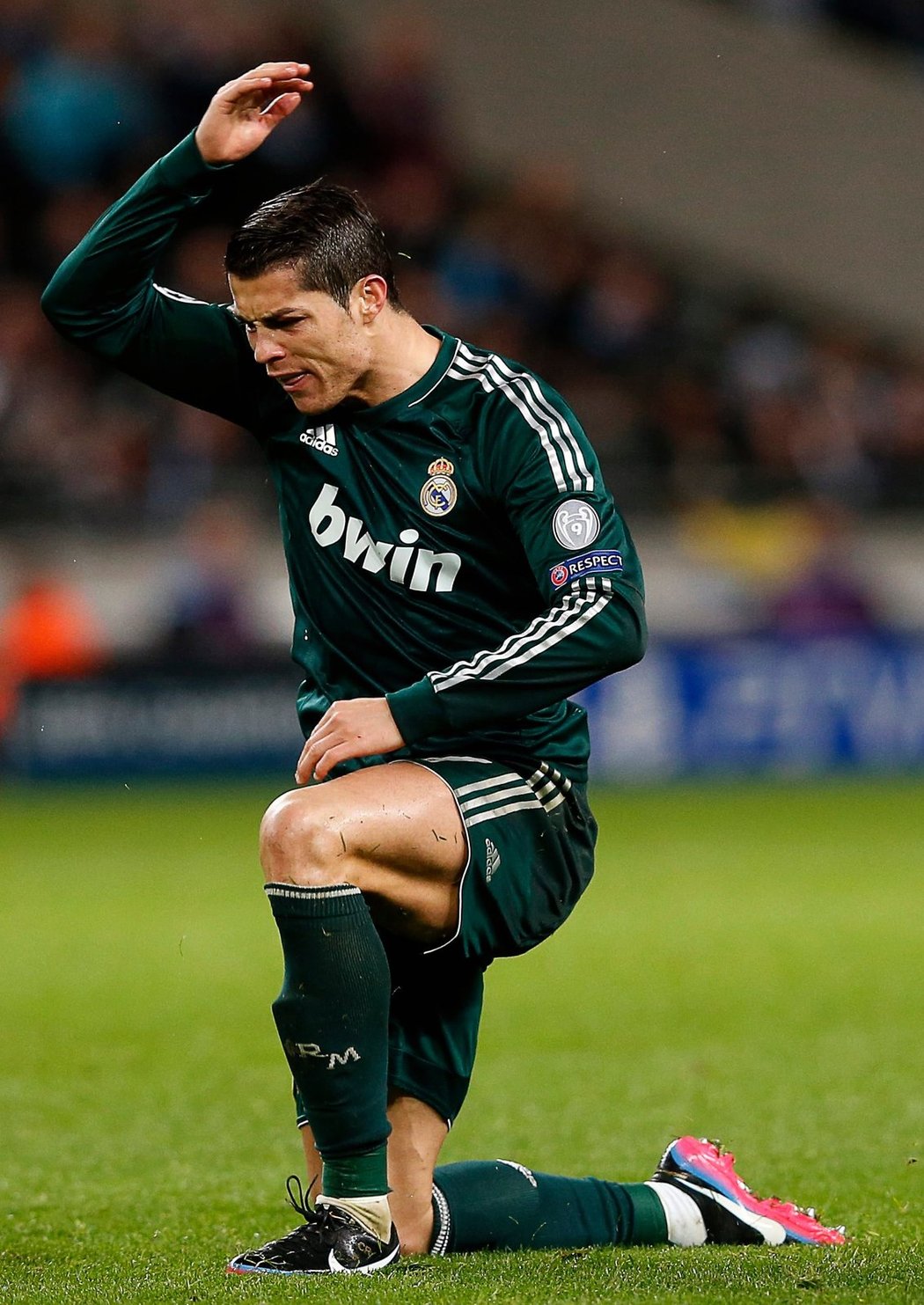 Cristiano Ronaldo branku nevstřelil, na stadionu v Manchesteru si místo toho vyslechl hanlivé urážky.