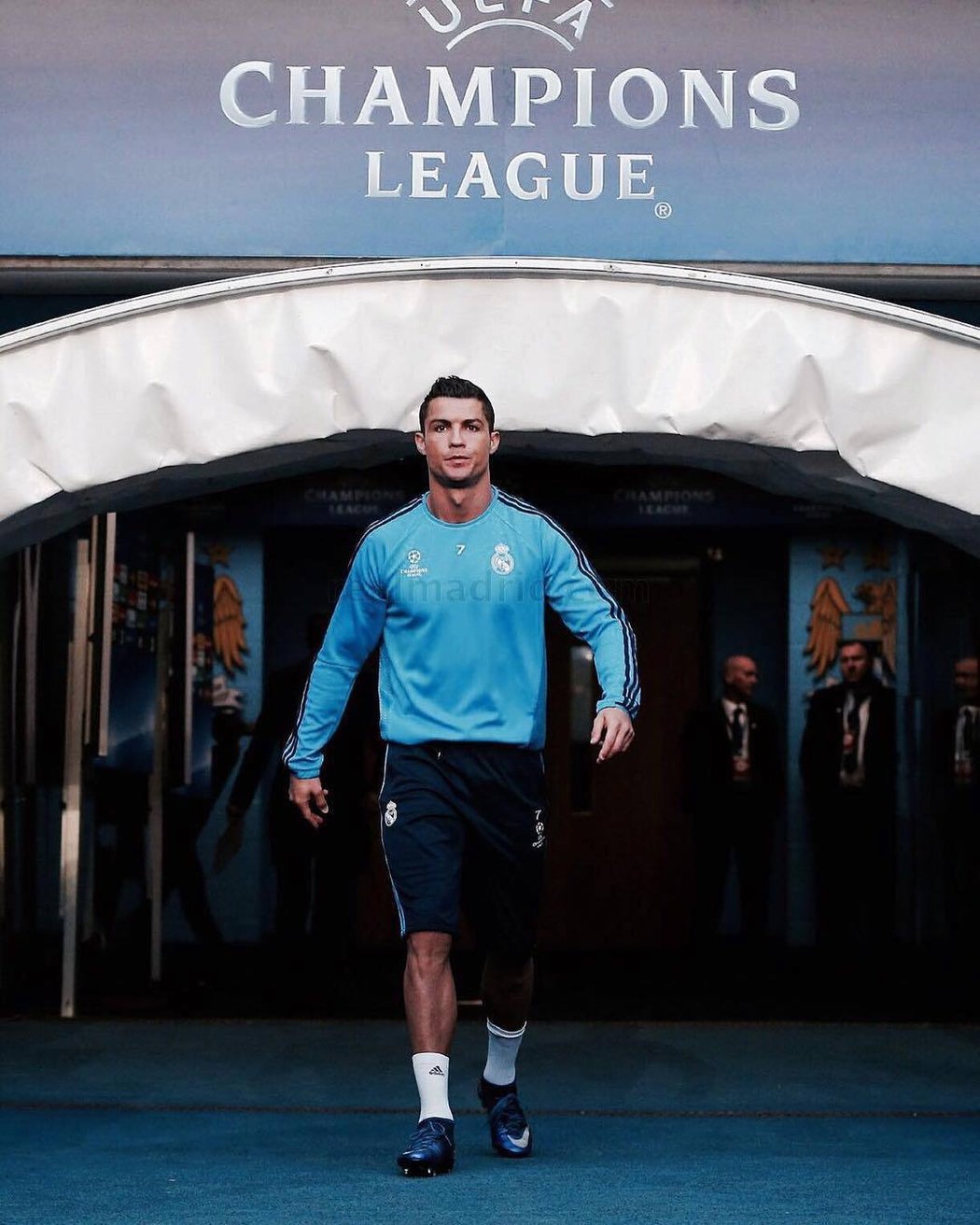 Hvězdný útočník Realu Madrid Cristiano Ronaldo na stadionu Manchesteru City