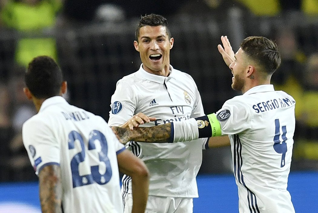 Útočník Realu Madrid Cristiano Ronaldo slaví gól v Dortmundu