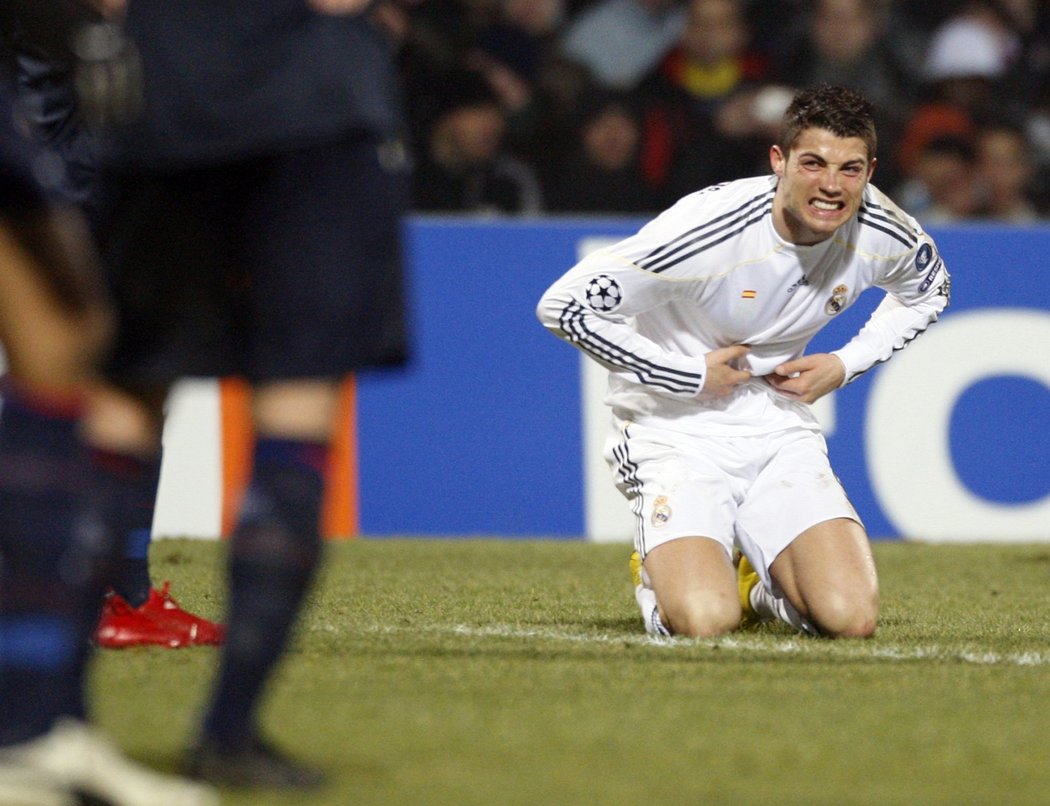 Cristiano Ronaldo se střelecky v Lyonu neprosadil a jeho Real prohrál 0:1.