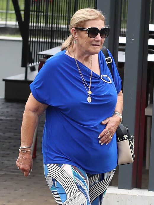 Maminka byla v době svatby na Madeiře. Maminka byla v době svatby na Madeiře.