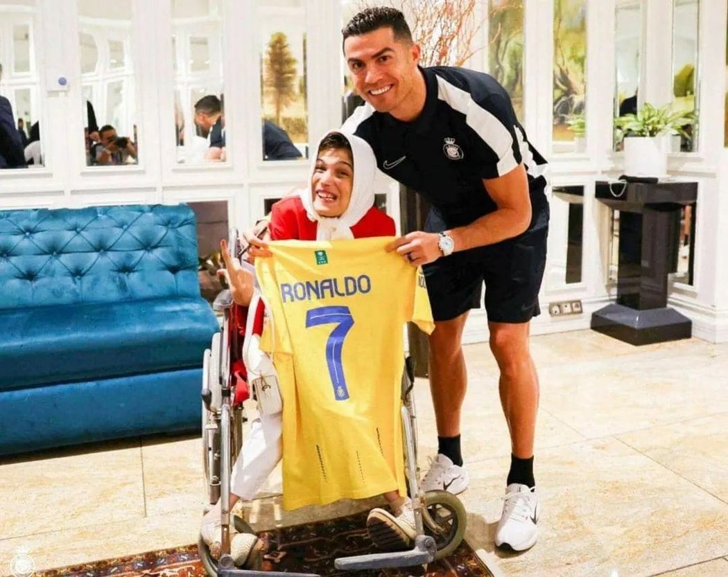 Cristiano Ronaldo splnil handicapované umělkyni sen