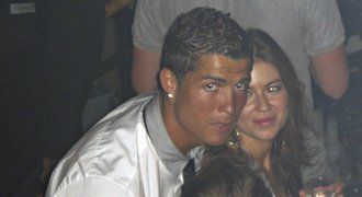 Ronaldo se ozval ke kauze znásilnění: Ona to chtěla! A proč jí zaplatil za mlčení?