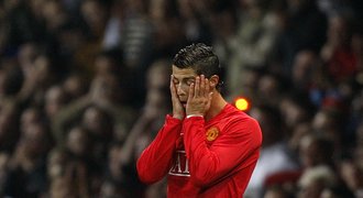 Ronaldo se upíše Realu, tvrdí van Nistelrooy