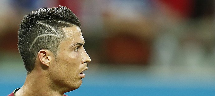 Ronaldo novým účesem podpořil chlapce po operaci mozku