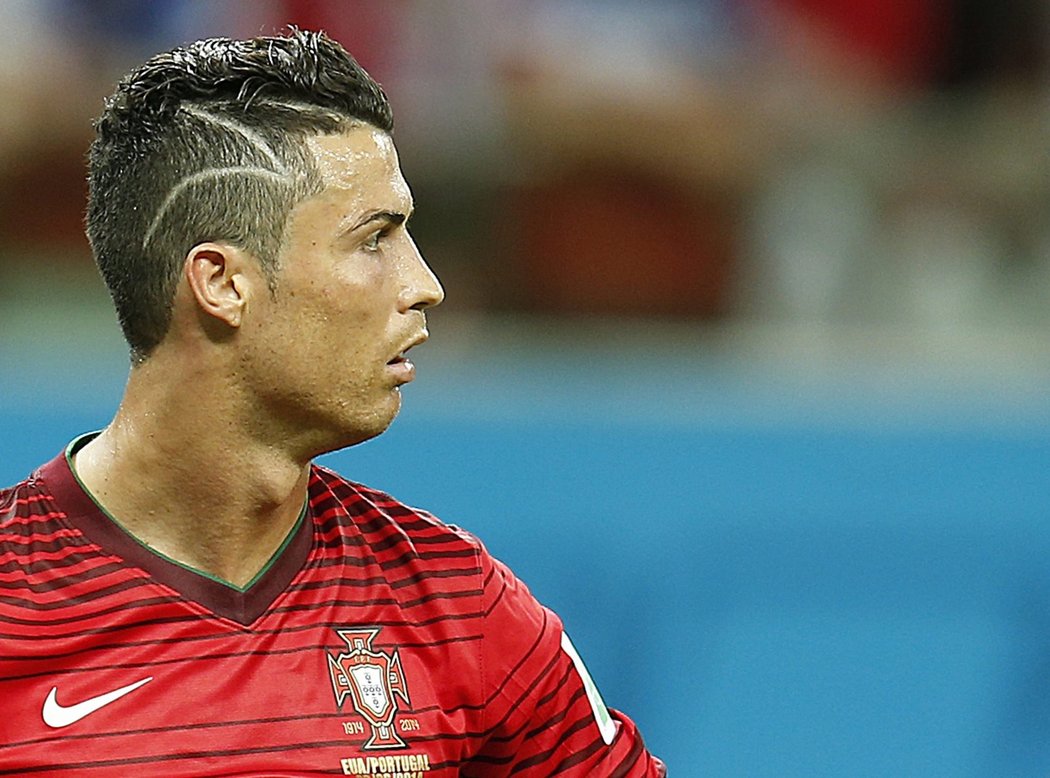 Ronaldo novým účesem podpořil chlapce po operaci mozku