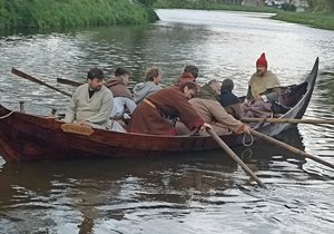 Tvůrci lodi se s ní chtějí plavit po Odře k Baltu do města Wolin, kde se konají vikingské slavnosti.