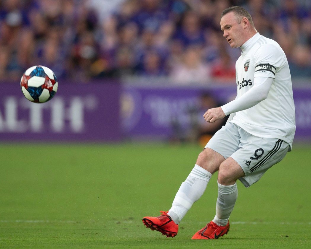 Wayne Rooney má excelentní kopací techniku