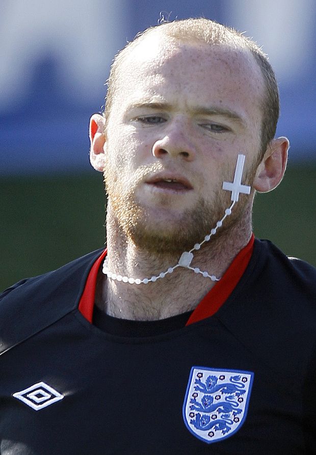 Wayne Rooney a jeho růženec Wayne Rooney a jeho růženec