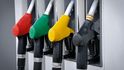 Ceny pohonných hmot jsou v Česku nejvyšší za poslední rok.