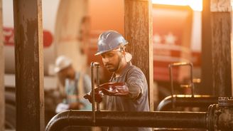 Čas na úprk z realit? Domácí správci peněz popisují, k čemu je dotlačil Hormuz Čas na úprk z realit? Domácí správci peněz popisují, k čemu je dotlačil Hormuz