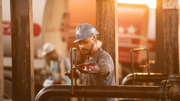 Nekončící napětí na Blízkém východě zvyšuje lákavost akcií z energetického sektoru. Nekončící napětí na Blízkém východě zvyšuje lákavost akcií z energetického sektoru.
