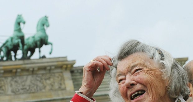Ve věku 94 let zemřela britská spisovatelka Rosamunde Pilcherová