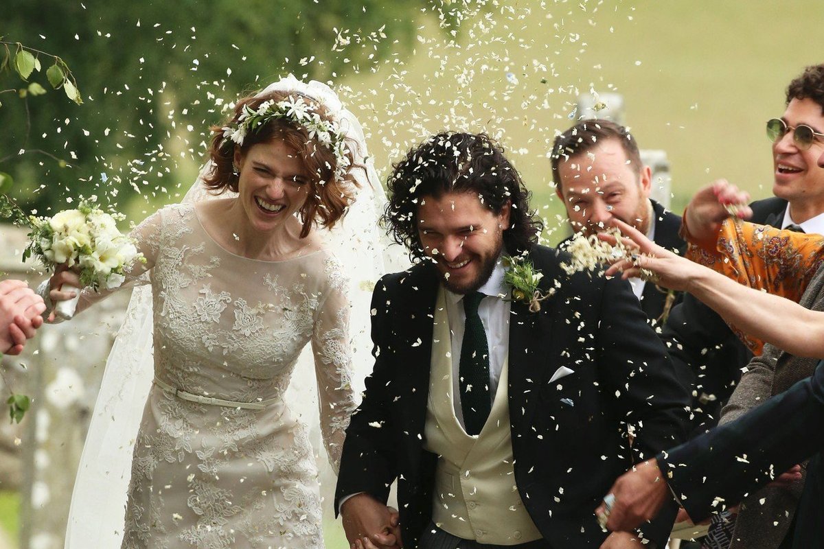 Hvězdy seriálu Hra o trůny Harington a Leslieová se v reálném životě vzali