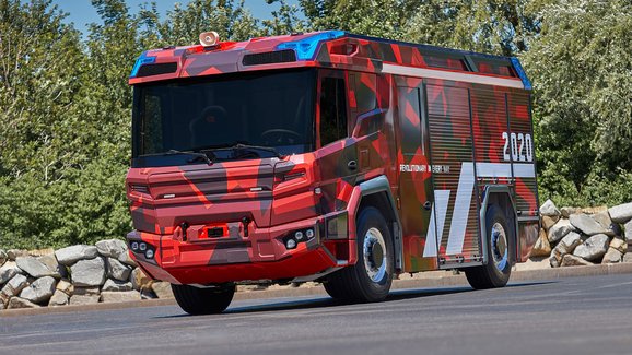Elektrický hasičský vůz Rosenbauer RT odhaluje detaily, dostal diesel od BMW
