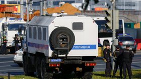 Na wagnerovce před Moskvou čekaly lehce vyzbrojené jednotky Rosgvardije a policie (24. 6. 2023).