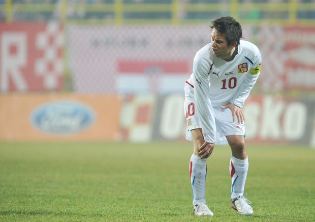 Zklamaný Tomáš Rosický po prohře českého národního týmu. Zklamaný Tomáš Rosický po prohře českého národního týmu.
