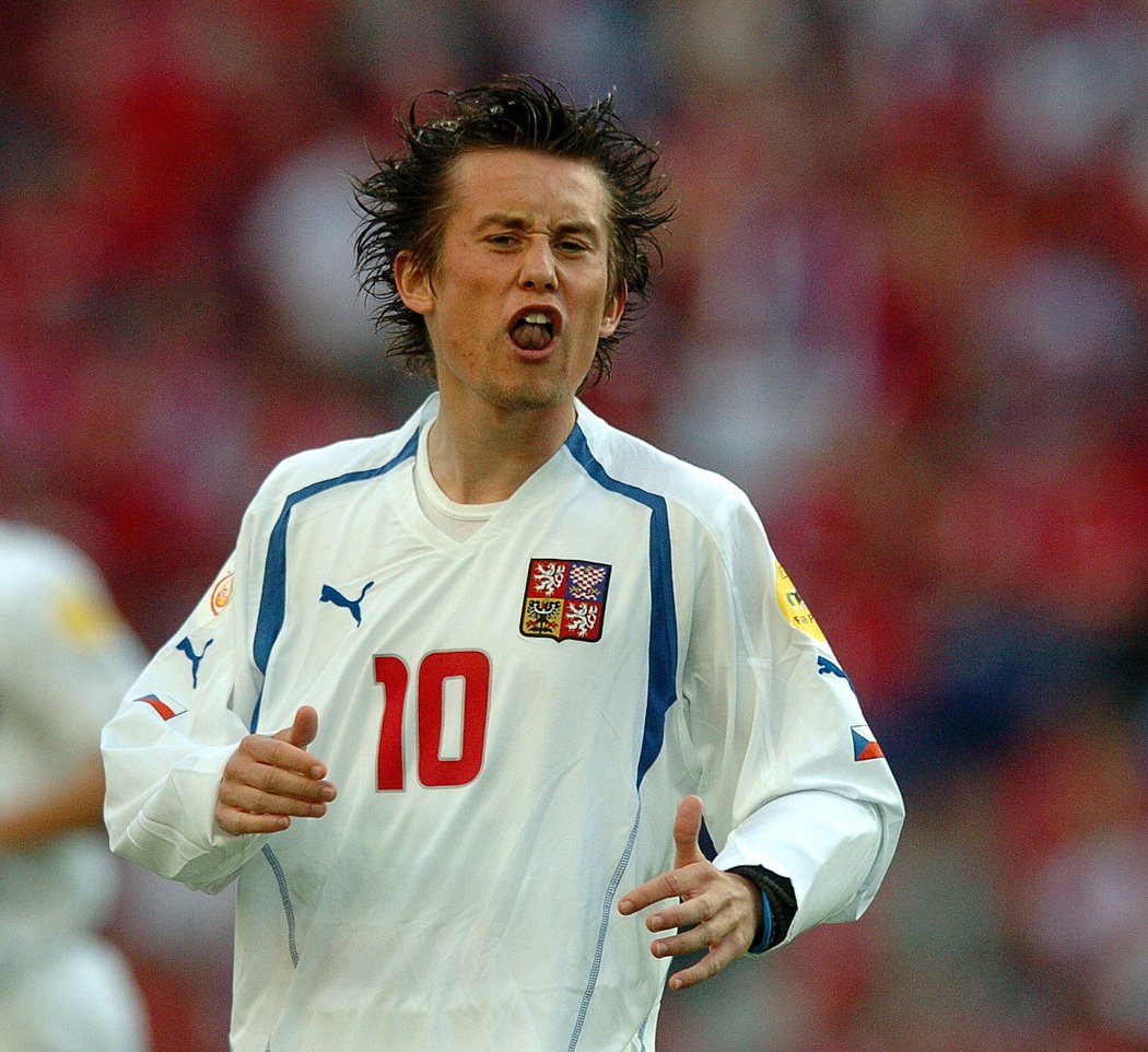 Rok 2004: Tomáš Rosický na EURO 2004 a po nastřeleném břevně v duelu s Řeckem.