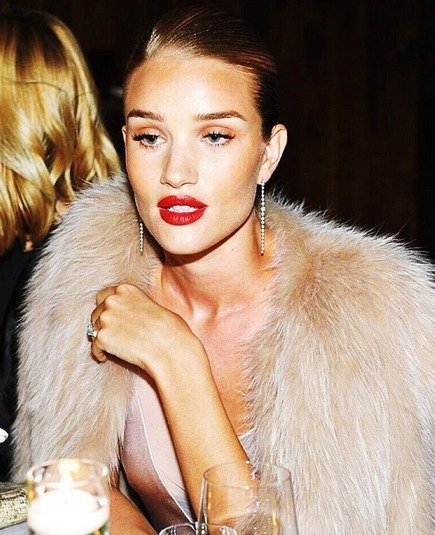 Rosie Huntington-Whiteley je neobyčejně krásná.