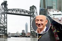 Miliardová jachta boháče Bezose: Historický most kvůli ní nepadne, zdůrazňuje Rotterdam