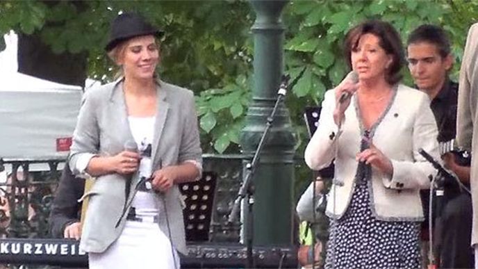 Marie Rottrová & Aneta Langerová - Život je jen náhoda