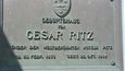Pamětní deska na rodném domu Césara Ritze