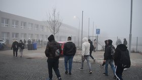 Kantor v Roudnici nad Labem měl v lednu na studenty mířit startovací pistolí. Přestupek, řekla policie.