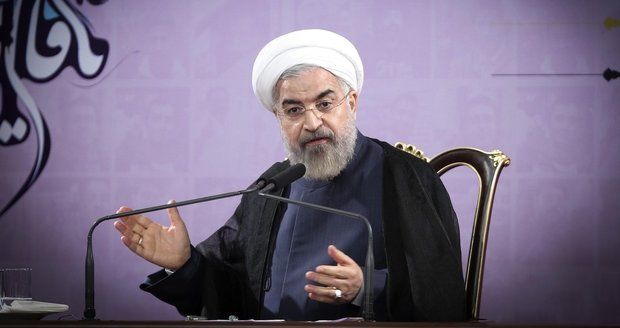 Íránský prezident Hassan Rouhani má některé Američany za nevzdělané