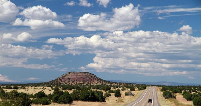 Route 66 je legendou Ameriky a ročně se po ní vydávají stovky nadšenců