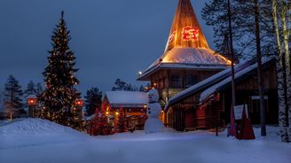 Z městečka Santa Clause zbyly po válce jen ruiny. Dnes do Rovaniemi proudí davy Z městečka Santa Clause zbyly po válce jen ruiny. Dnes do Rovaniemi proudí davy