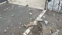 Patnáctimetrová betonová plastika na Barrandovském mostě se zřítila na cyklostezku! Ke zranění nedošlo Patnáctimetrová betonová plastika na Barrandovském mostě se zřítila na cyklostezku! Ke zranění nedošlo