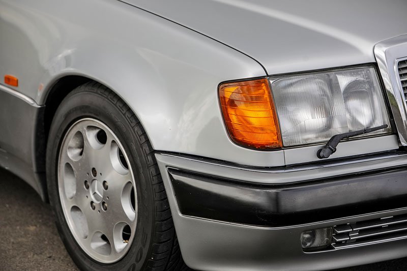 Mercedes-Benz 500E