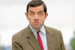 Rowan Atkinson, představitel Mr. Beana, měl hrozivě vyhlížející autonehodu