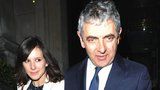 Rowan Atkinson alias Mr. Bean se v 64 letech chystá na rodičovskou dovolenou