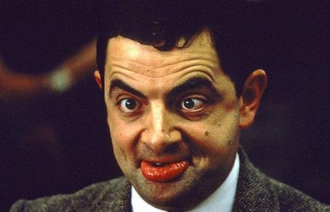 Rowan Atkinson (57) - Komik tělem i duší. Coby Mr. Bean ukojí Rihanninu touhu po zábavě, drsný může být jako agent Johnny English!