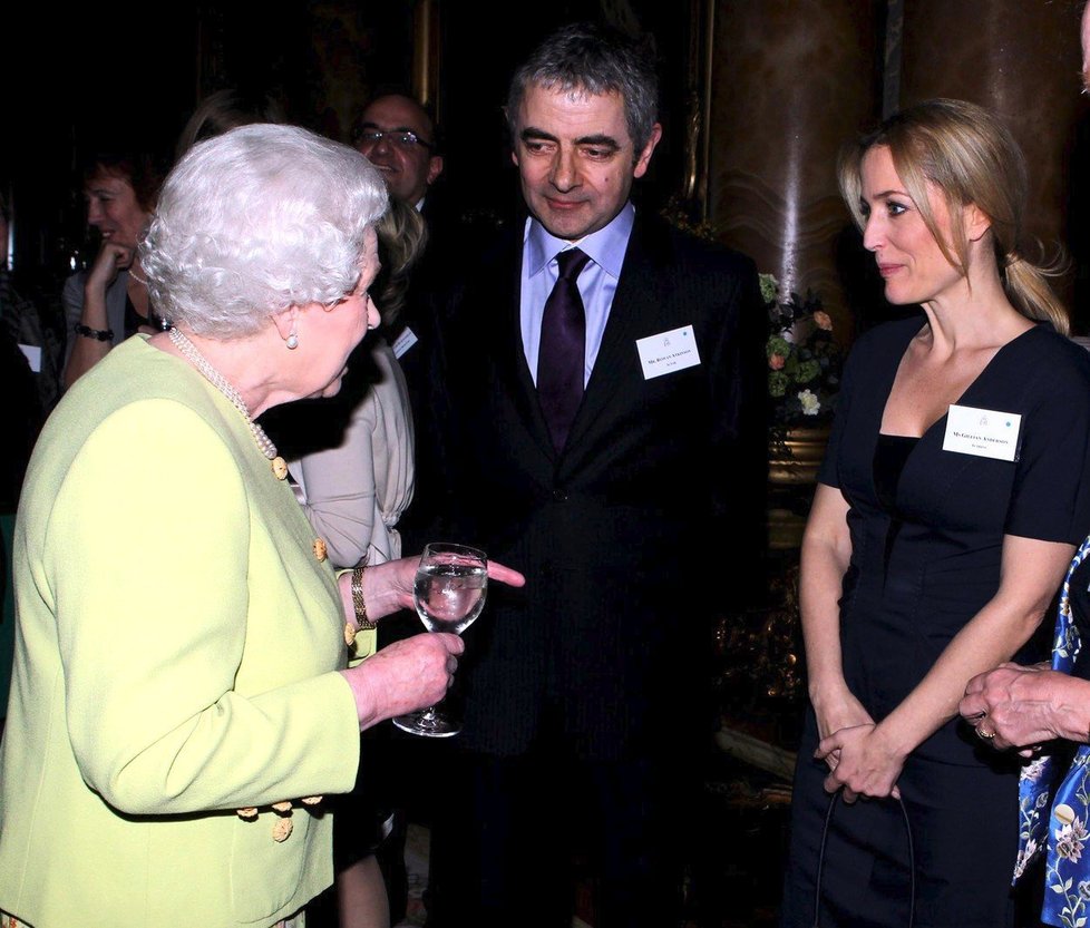 Rowan Atkinson se setkal s britskou královnou.