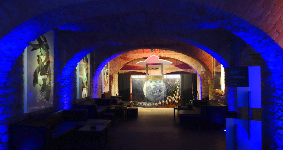 Současný vzhled hudebního klubu Roxy. Současný vzhled hudebního klubu Roxy.